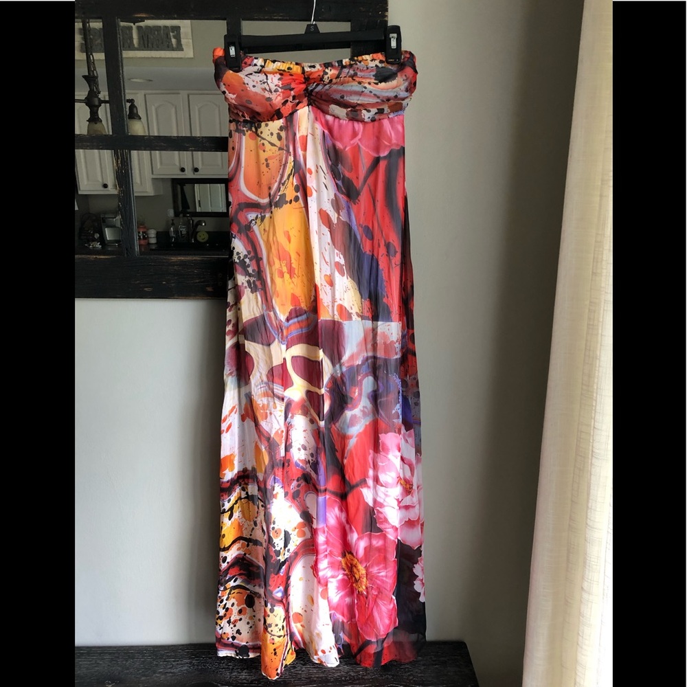 Strapless flowy maxi dress